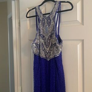 Vintage elegance this Laurence Kiser 100% silk beaded gown is stunning.